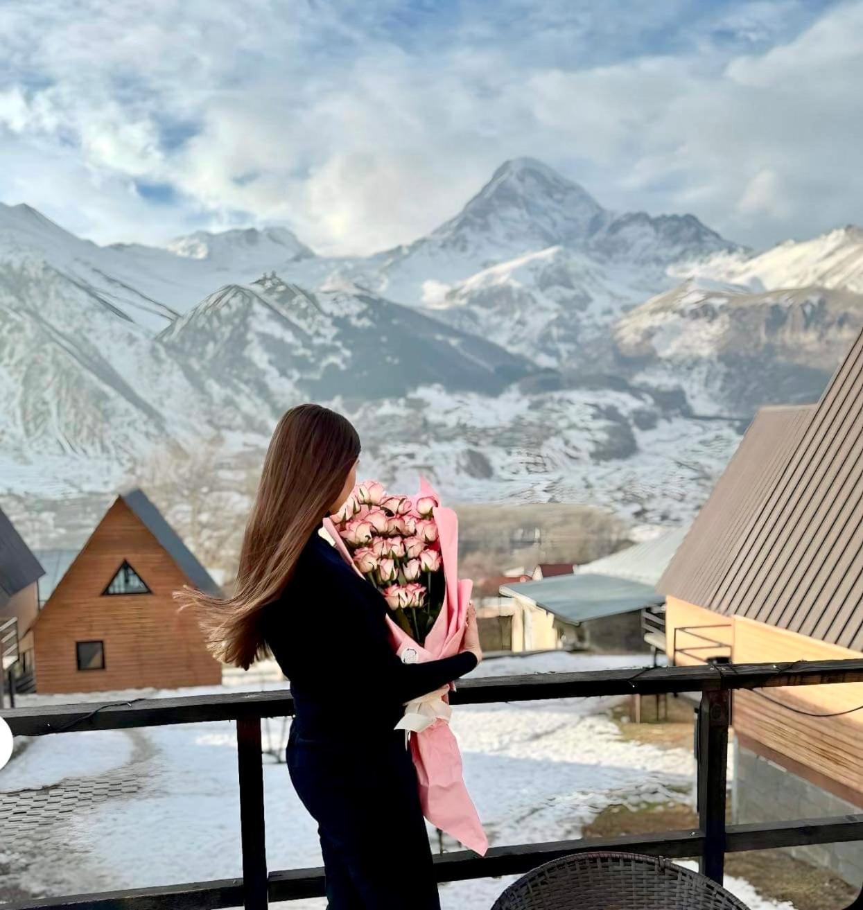 Guesthouse Elli & Cottages Kazbegi Kültér fotó