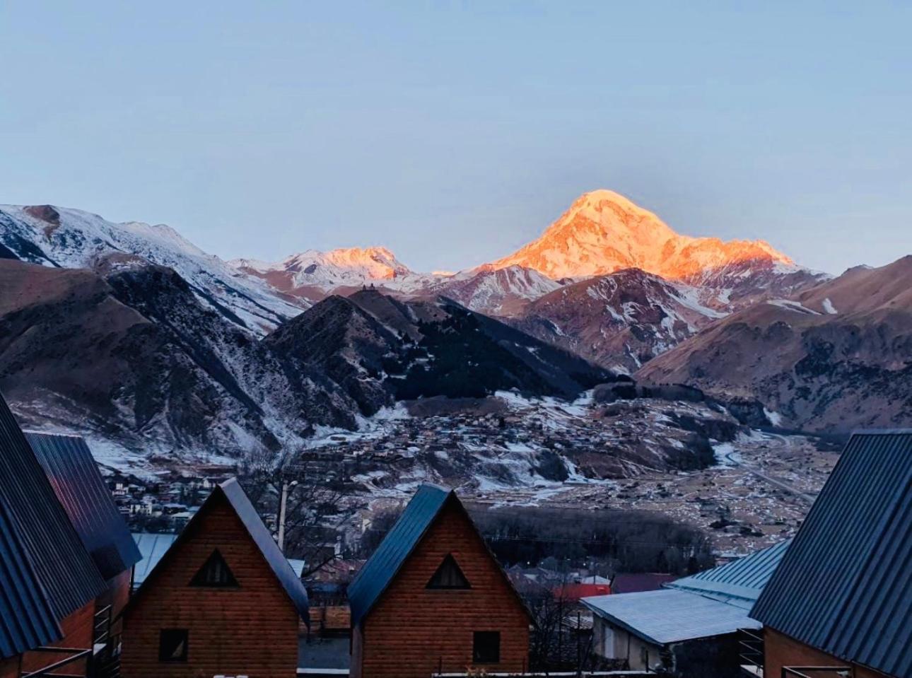 Guesthouse Elli & Cottages Kazbegi Kültér fotó