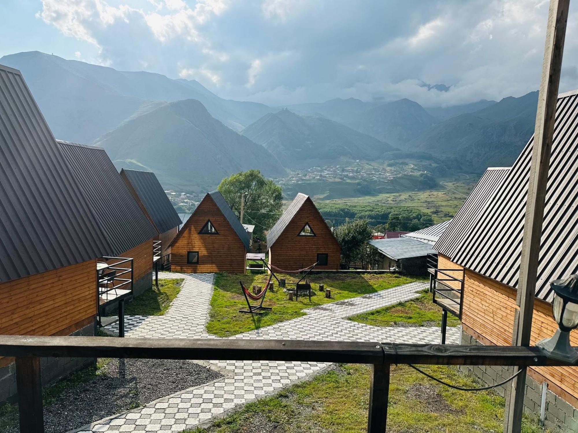 Guesthouse Elli & Cottages Kazbegi Kültér fotó