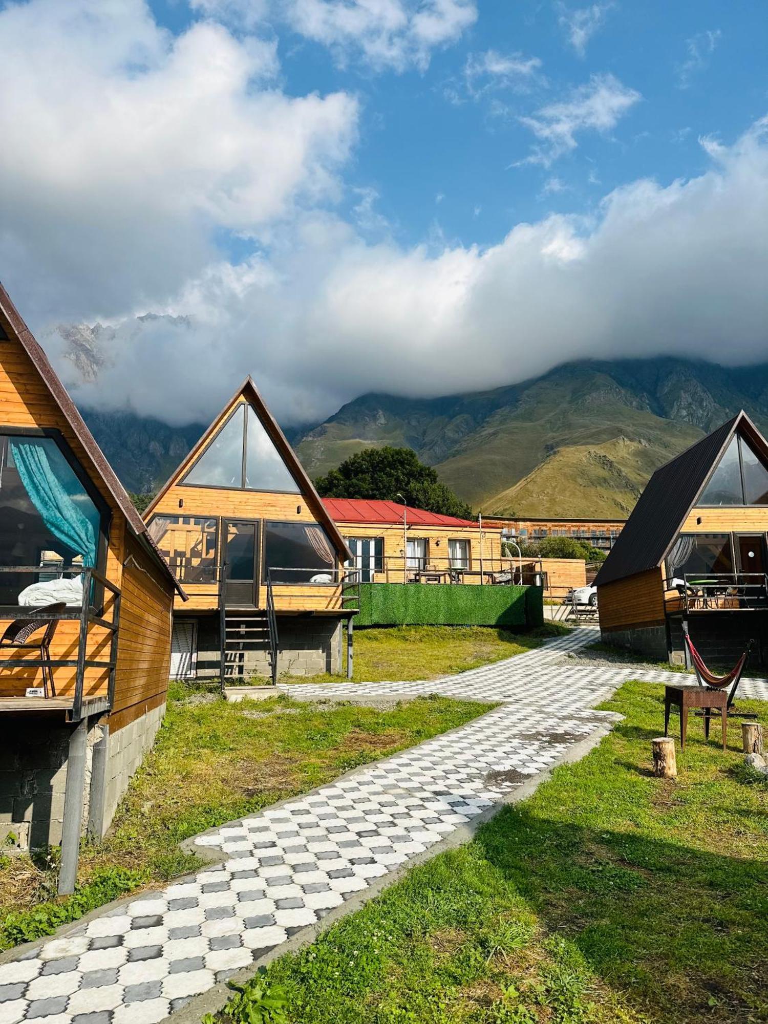 Guesthouse Elli & Cottages Kazbegi Kültér fotó