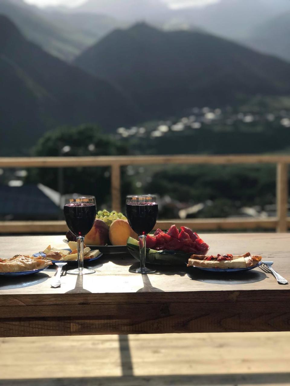 Guesthouse Elli & Cottages Kazbegi Kültér fotó